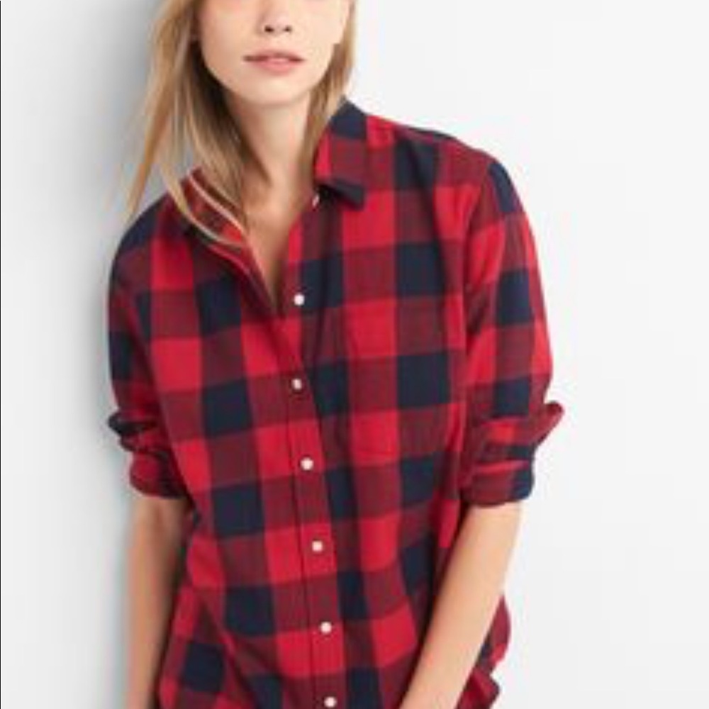 Gap buffalo check long sleeve button down, size xs